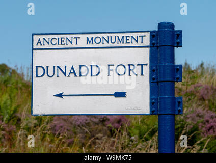 Zeichen, den Weg zu Dunadd Fort, Kilmartin Glen, Argyll, Schottland. Stockfoto