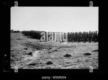 Ankunft in Palästina von Herrn Antony [d. h., Anthony] Eden. Gen. Barker, G.O.C. zu Lydda Flughafen, die Ankunft des Herrn Eden Stockfoto