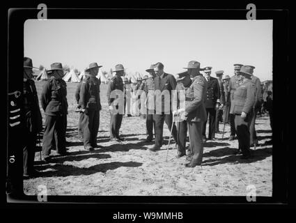 Ankunft in Palästina von Herrn Antony [d. h., Anthony] Eden. Herr Antony [d. h., Anthony] Eden mit Männer & Offiziere der A.I.F. [D. h. Australischer kaiserlichen Truppen] Stockfoto