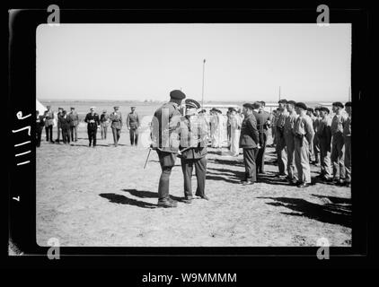 Ankunft in Palästina von Herrn Antony [d. h., Anthony] Eden. Herr Eden Inspektion Gruppe von Soldaten und Offiziere N.S.W. Stockfoto