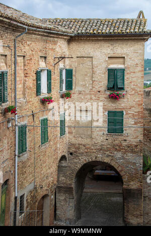 Das historische Zentrum von Corinaldo, Marken, Italien Stockfoto