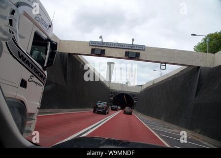 Dartford, Kent/UK - 31. Mai 2019: Nähert sich der Eingang Süd der Osten Dartford Tunnel unter der Themse und in Richtung Norden in Essex von Ken Stockfoto