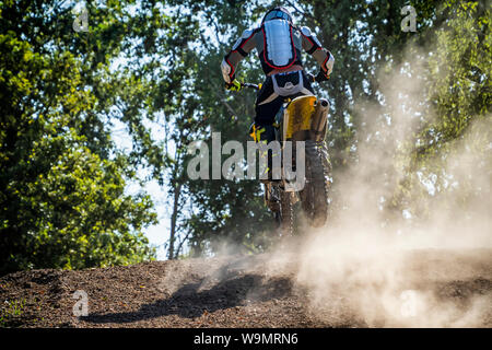 Motocross Fahrer auf einem Trail detail Stockfoto