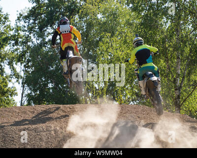 Motocross Fahrer auf einem Trail detail Stockfoto