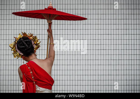 Eine traditionelle Tänzer aus Thialand führt bei einem Festival in Tokio, Japan. Stockfoto