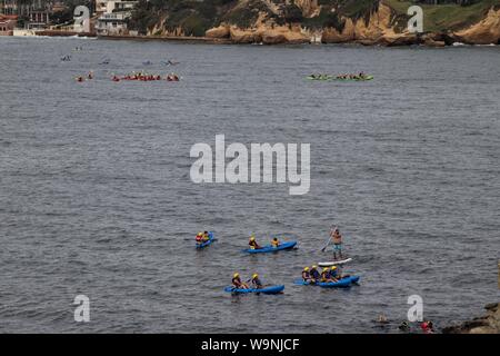 Bunte Kajaks in der La Jolla Cove San Diego Stockfoto