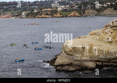 Bunte Kajaks in der La Jolla Cove San Diego Stockfoto