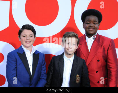 Los Angeles, Kalifornien, USA, 14. August 2019 (L-R) Akteure Brady 12.00 Uhr, Jakob Tremblay und Keith L. Williams nimmt an Universal Pictures präsentiert die Premiere der 'Guten Jungs' am 14. August 2019 im Regency Dorf Theater in Los Angeles, Kalifornien, USA. Foto von Barry King/Alamy leben Nachrichten Stockfoto