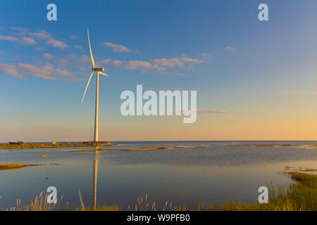 Insel Hailuoto (Huikku) Fährhafen, Sommer Abend bei Sonnenuntergang, Insel Hailuoto,Österbotten, Finnland Stockfoto