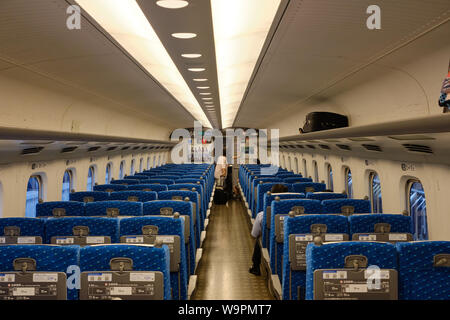 Die nozomi Shinkansen japanischer Bullet, den Zug von Tokyo nach Osaka auf der Tokaido-linie. Stockfoto