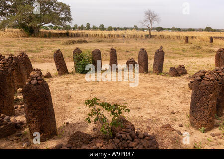 Big Stone Circles in Wassu. Sie sind UNESCO-Weltkulturerbe und mehr als 1000 Jahre alt Stockfoto