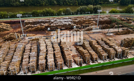 Holzbearbeitung enterprise Draufsicht Luftaufnahmen mit Drone Stockfoto