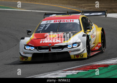 Die #31 BMW Team RBM BMW M 4 Turbo DTM von Sheldon van der Linde in Brands Hatch Stockfoto