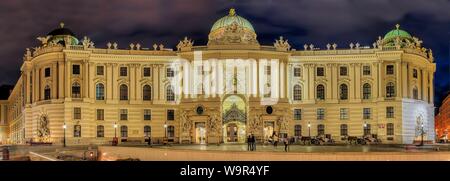 Atmosphäre am Abend, Wien Hofburg am Michaelerplatz, Wien, Österreich Stockfoto