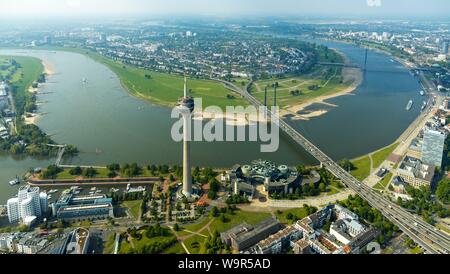 Luftaufnahme, Rhein Knie mit Rheinturm, Rheinknie Brücke und das Gebäude des Landtags Nordrhein-Westfalen, Düsseldorf, Rheinland Stockfoto