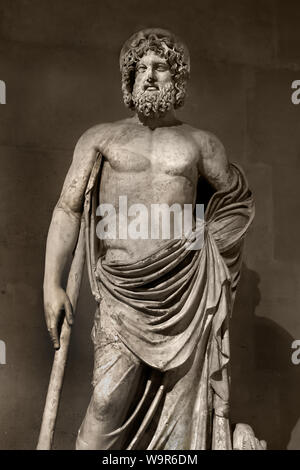 Aesculapius 2. Jahrhundert n. Chr., nach einem Original in der ersten Hälfte des vierten Jahrhunderts v. Chr. erstellt von Timotheos, Marmor, Römisch, Rom, Italien (Asklepios, Gott der Medizin, Heilung, Verjüngung und Ärzte) Stockfoto