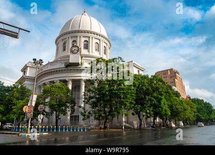 Das Äußere des General Post Office, Kolkata, ist die Zentrale Poststelle der Stadt Kolkata, Indien, und der Chef der Post von West Bengal. Stockfoto