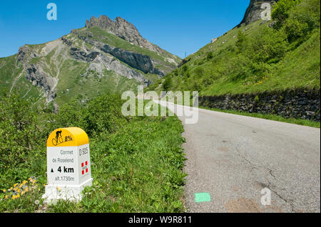 Kilometer Stein auf Pass Road, Cormet de Roselend, Departement Savoie, Frankreich, Europa Stockfoto