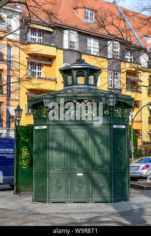 Pissoir, ruedesheimer Platz, Wilmersdorf, Berlin, Deutschland, Rüdesheimer Platz Stockfoto