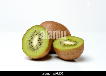 Aufgeschnittene Kiwifrucht, Actinidia chinensis Stockfoto