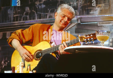 Peter Horton, auch Peter Horten (geboren als Peter Müller in Österreich), Sänger, Gitarrist, Komponist, Deutschland, 1991. Peter Horton aka Peter Horten (wie Peter Müller in Österreich geboren), Sänger, Komponist, Gitarrist, Deutschland, 1991. Stockfoto