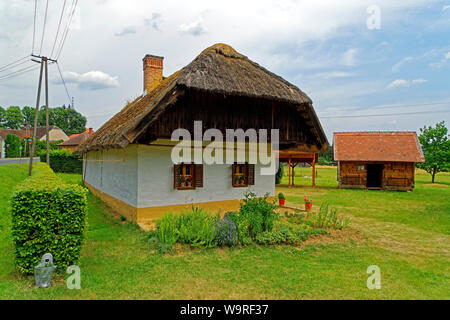 Örség, Wächterregion, Heimatmuseum, Nagyrákosi Tájház Kovácsműhely, Reetdach, Stockfoto