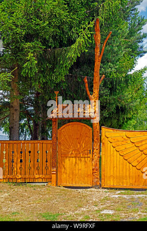 Örség, Wächterregion, Eingang, Baum des Lebens", Szaloföi temetö, Friedhof Stockfoto