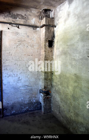 Die Innenansicht des Eingang Kammer auf dem Main eine Gaskammer im Kz in Polen Stockfoto