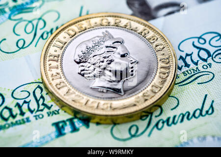 British Pound Sterling Münzen und Banknoten Stockfoto