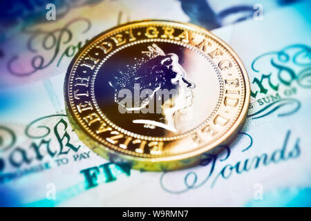 British Pound Sterling Münzen und Banknoten Stockfoto