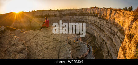 Sonnenaufgang am Creux du Van im Neuenburger Jura *** Local Caption *** Stockfoto