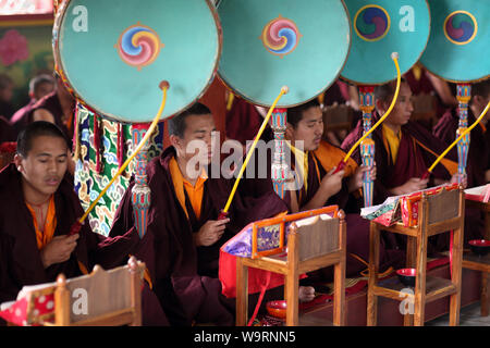 Tibetische Mönche in Bodhgaya, Indien. Für Buddhisten Bodh Gaya ist der wichtigste Wallfahrtsort, wo der Buddha erleuchtet wurde Stockfoto