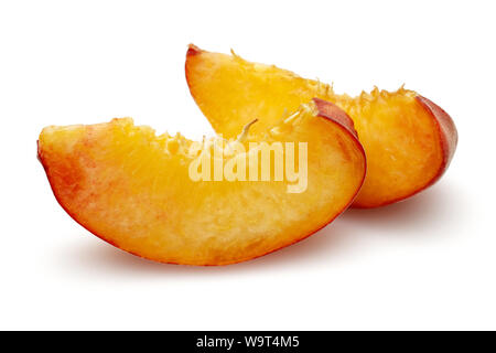 Frische peach Slices auf weißem Hintergrund Stockfoto