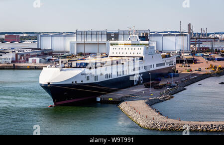 Containerschiff mit offenem Deck voller Behälter in Göteborg, Schweden angedockt am 26. Juli 2019 Stockfoto