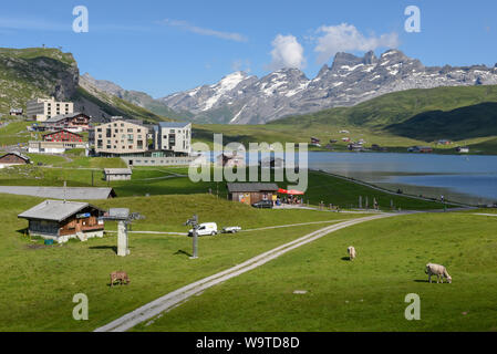 Bergdorf Melchsee-Frutt auf die Schweizer Alpen. Stockfoto