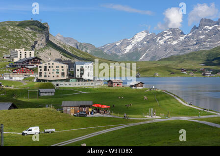 Bergdorf Melchsee-Frutt auf die Schweizer Alpen. Stockfoto