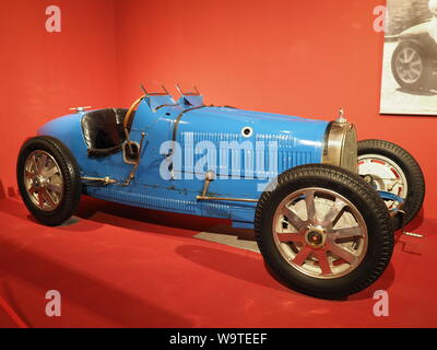 Blauen Bugatti Typ 35B Grand Prix Racer 1929 4933 3842-PB5F in der Cite de l'Automobile in Mulhouse in Frankreich Stockfoto