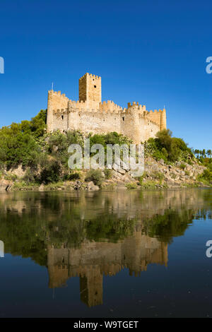 Castelo de Almourol das Schloss auf einer Insel in der Mitte des Flusses Tejo Stockfoto