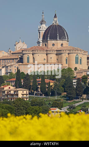 Die Basilika des Heiligen Hauses oder Santuario della Santa Casa in Loreto Provinz Ancona in den Marken Italien Partnerstadt von Lourdes Stockfoto