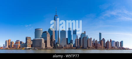 Ein Panorama Bild von Lower Manhattan als vom Hudson River aus gesehen. Stockfoto