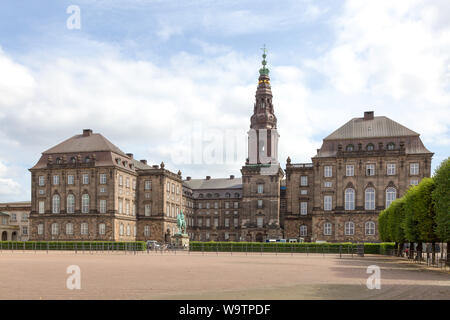 Schloss Christiansborg in Kopenhagen; Gehäuse; der Sitz des dänischen Parlaments, Slotsholmen, Kopenhagen, Dänemark Skandinavien Europa Stockfoto