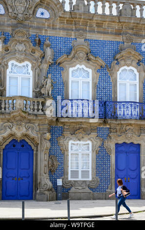 Die Palace do Raio, eine Mitte des 18. Jahrhunderts Spätbarock frühen Rokoko Palast mit Azulejo Kacheln dekoriert. Im Zentrum von Braga in der North West Portu Stockfoto