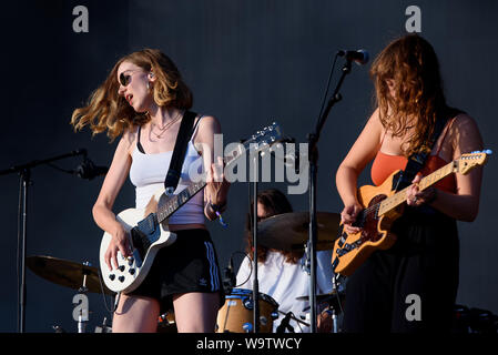 BENICASSIM, SPANIEN - JUL 19: The Big Moon (Indie-Musikband) treten am 19. Juli 2019 beim Festival Internacional de Benicassim (FIB) auf Stockfoto