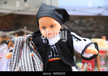 Puppe dekorieren Gastronomie Food Market auf historischen Str Cetatii, in der Altstadt von Sibiu in Siebenbürgen, Rumänien Stockfoto