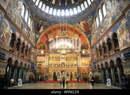 Innenraum der Dreifaltigkeitskirche, Sitz der rumänisch-orthodoxen Erzbischof und Metropolit von Siebenbürgen, in Sibiu, Rumänien, Osteuropa Stockfoto