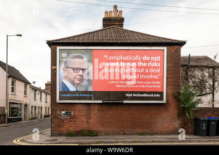 Reklametafeln mit Brexit Plakat mit einem Bild von Michael Gove Stockfoto