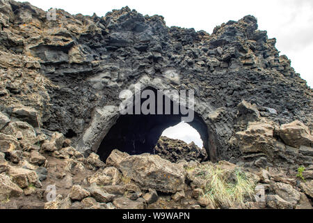 Lava Form - Die Kirche bei Dimmuborgir, See Myvatn, Island Stockfoto