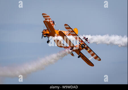 Eastbourne, Großbritannien. 15. August 2019. Tausende von Besucher dieser beliebten Air Show auf der britischen Südküste. Flugvorführungen und bodengestützte Unterhaltungen Form dieser viertägigen Veranstaltung Credit: Alan Fraser Stockfoto