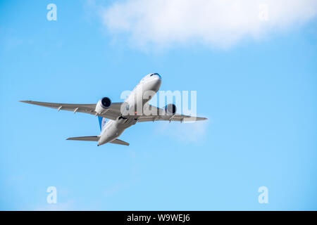 United Airlines, Boeing 787-8 Dreamliner, Jet, der vom Flughafen Heathrow, London, England, GB, Großbritannien abfliegt Stockfoto