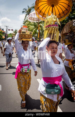 Dezember 06, 2018: Nanggluk Merana Feier. Kuta, Bali, Indonesien Stockfoto